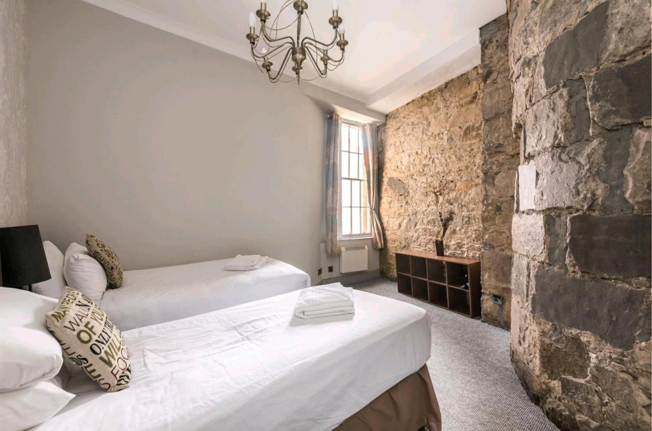 Unique 2 Bedroom Castle Suite Apartment - Near Edinburgh Castle & Royal Mile Exterior foto
