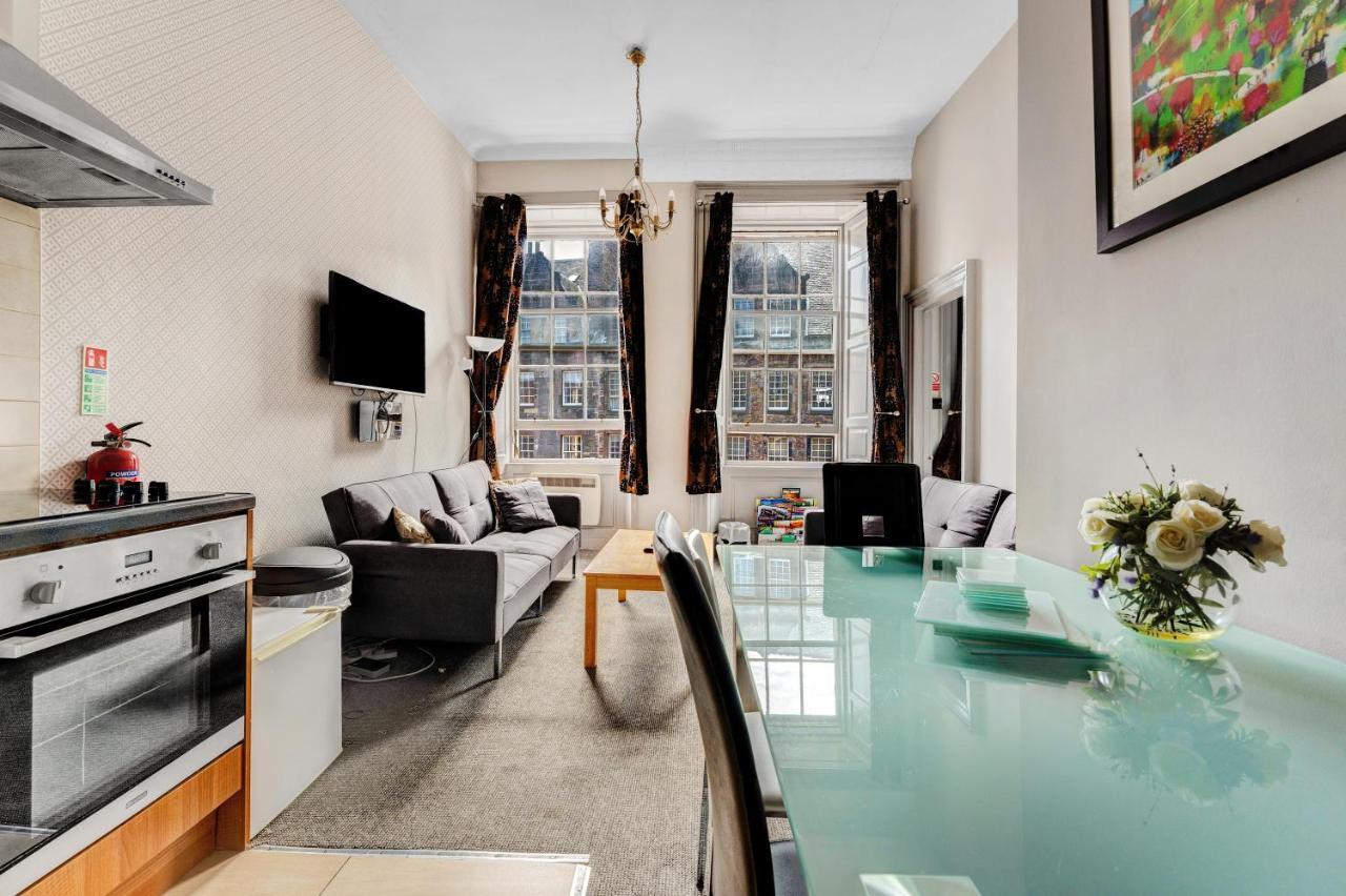 Unique 2 Bedroom Castle Suite Apartment - Near Edinburgh Castle & Royal Mile Exterior foto